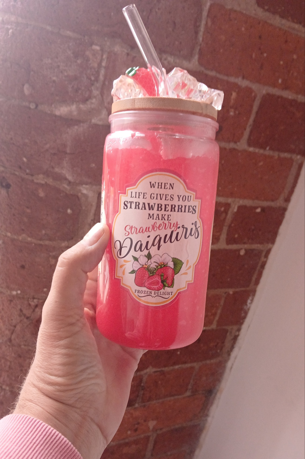 Strawberry Daquiri 16oz snowglobe Slushie libbey