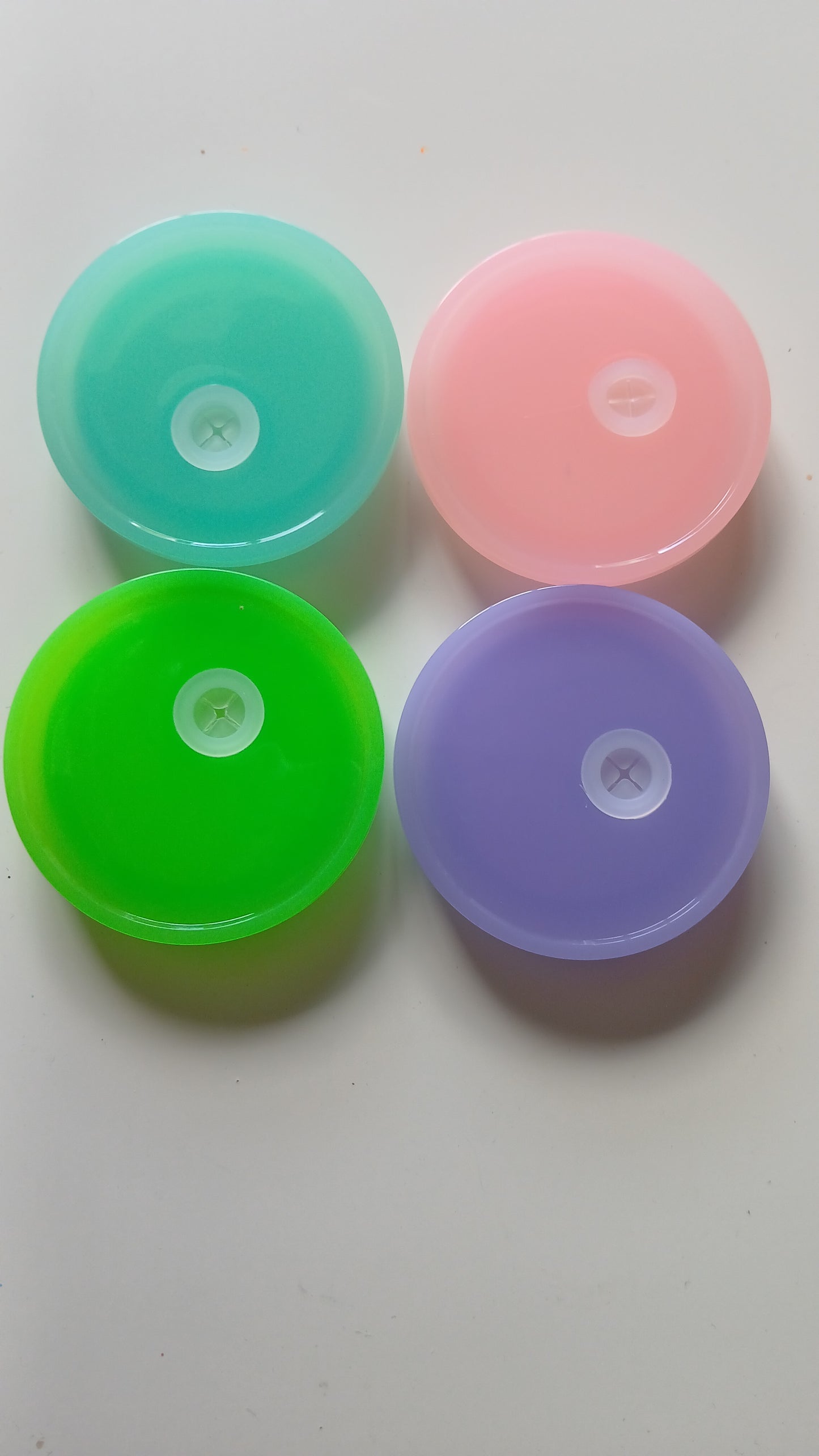 Coloured 16 oz lids