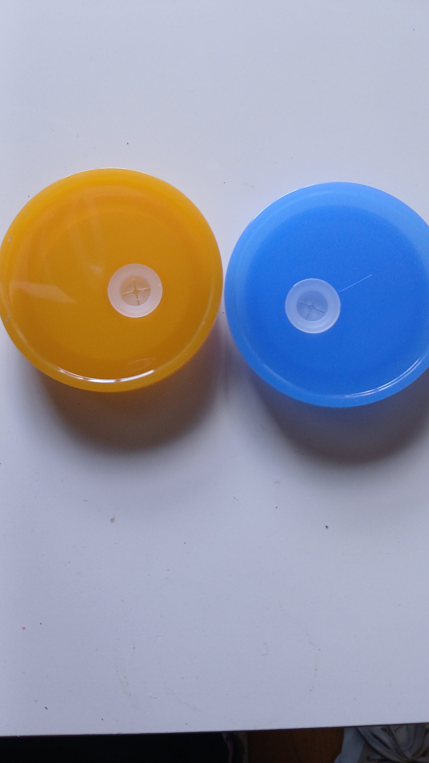 Coloured 16 oz lids