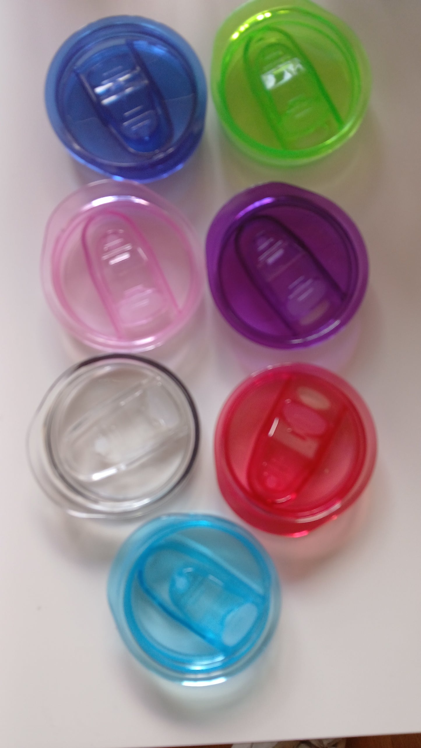Coloured 20 oz lids